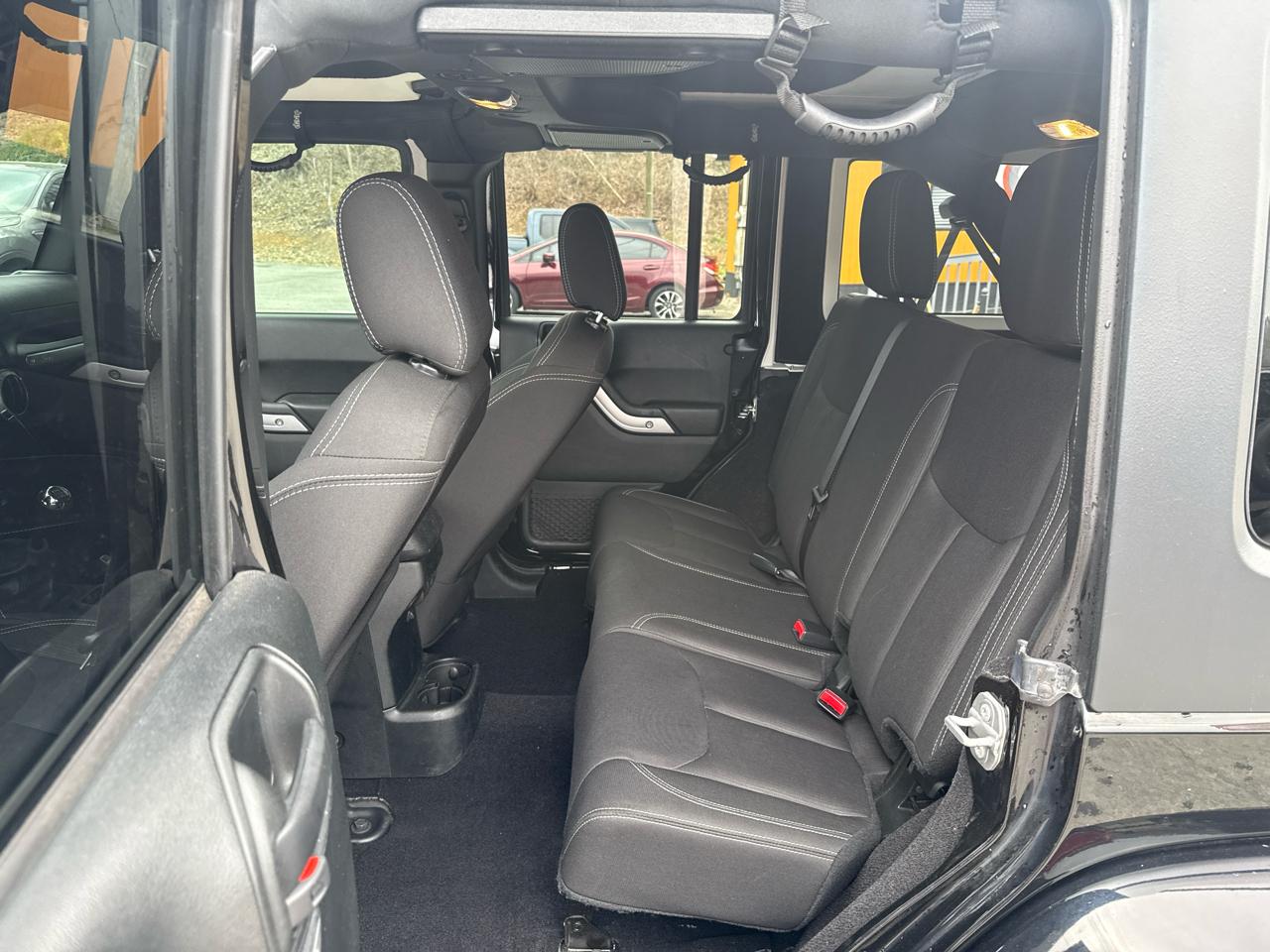 Jeep Wrangler Unlimited Sahara 4WD 2017