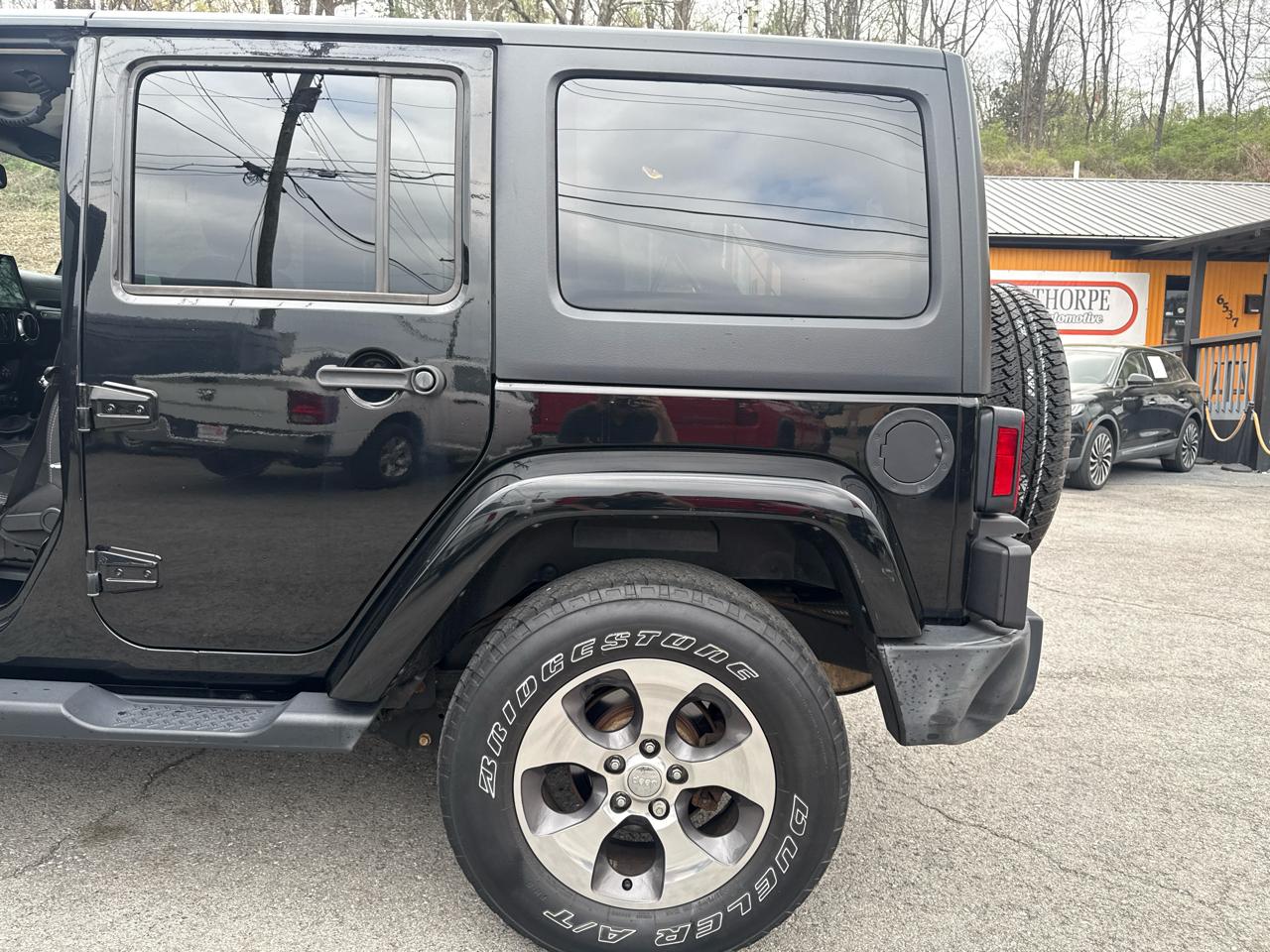 Jeep Wrangler Unlimited Sahara 4WD 2017