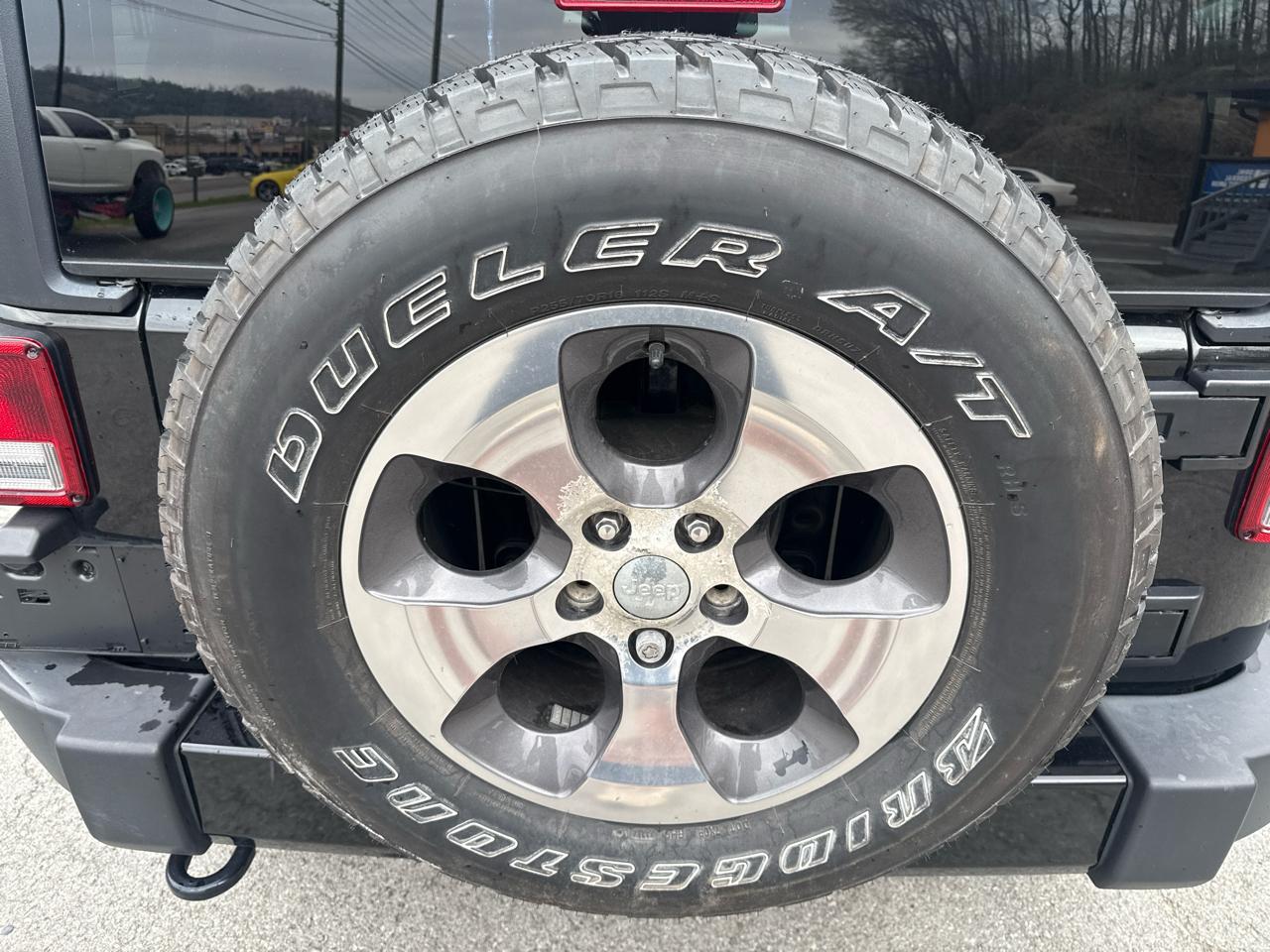 Jeep Wrangler Unlimited Sahara 4WD 2017