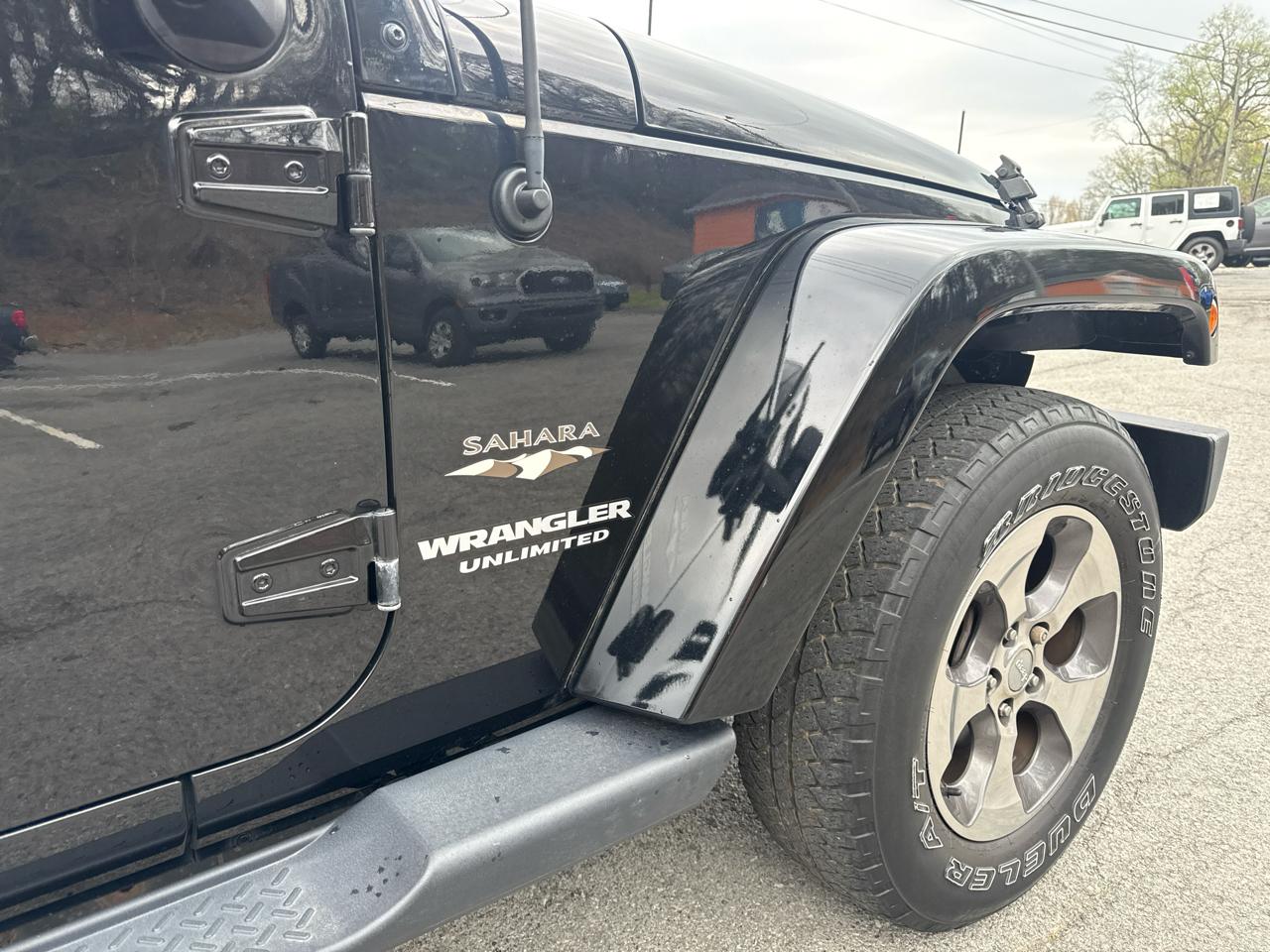 Jeep Wrangler Unlimited Sahara 4WD 2017