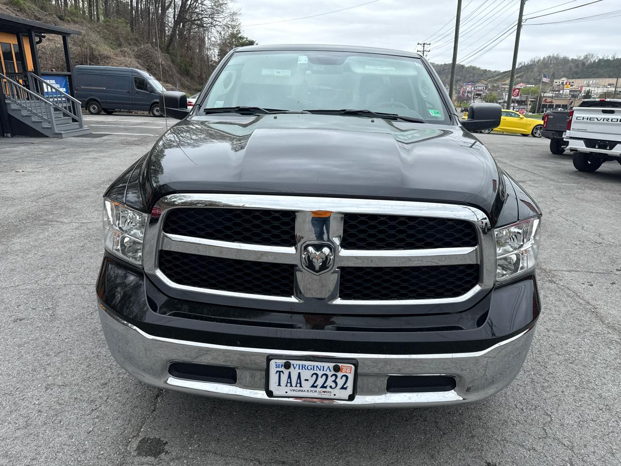 RAM 1500 SLT Quad Cab 4WD 2024