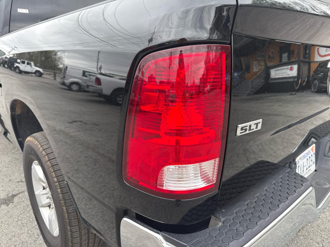 RAM 1500 SLT Quad Cab 4WD 2024