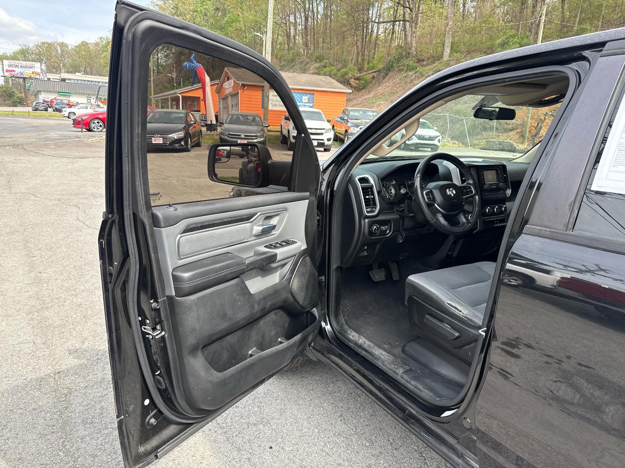 RAM 1500 Big Horn Quad Cab 2WD 2019