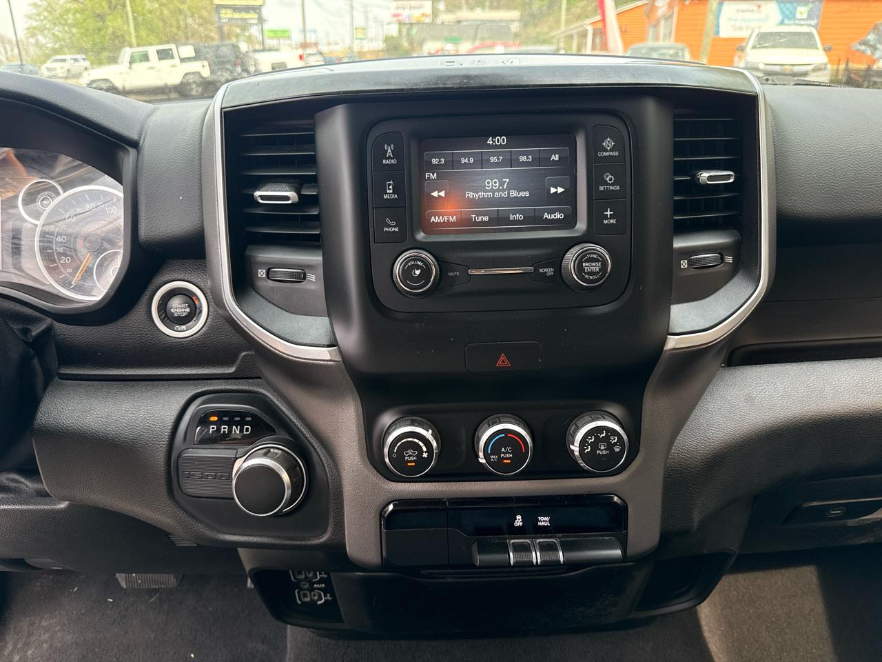 RAM 1500 Big Horn Quad Cab 2WD 2019