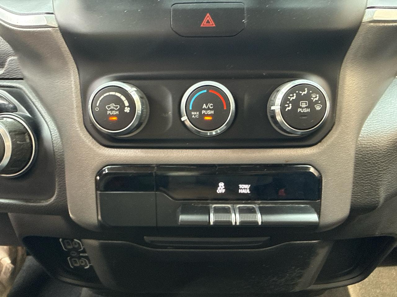 RAM 1500 Big Horn Quad Cab 2WD 2019