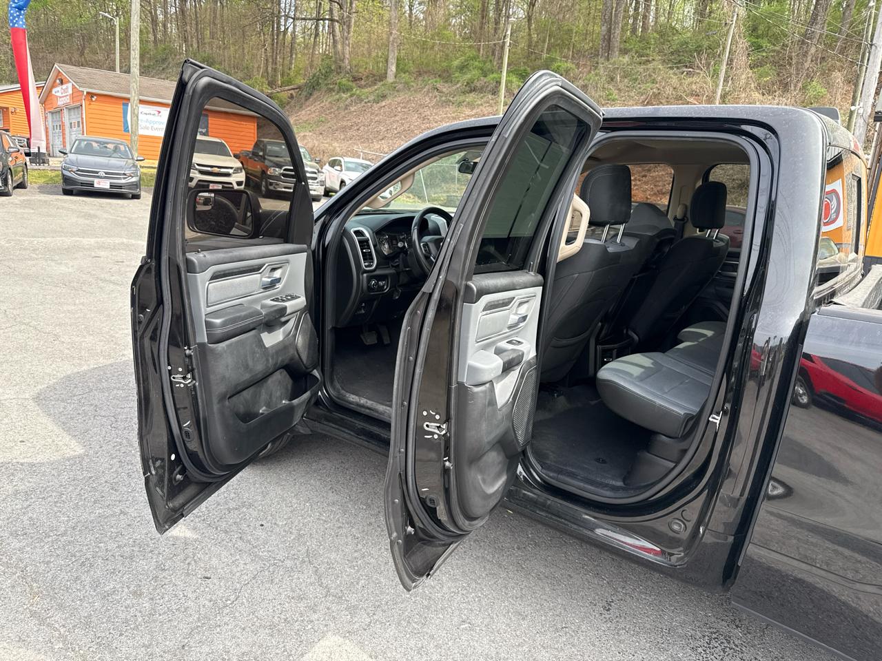 RAM 1500 Big Horn Quad Cab 2WD 2019