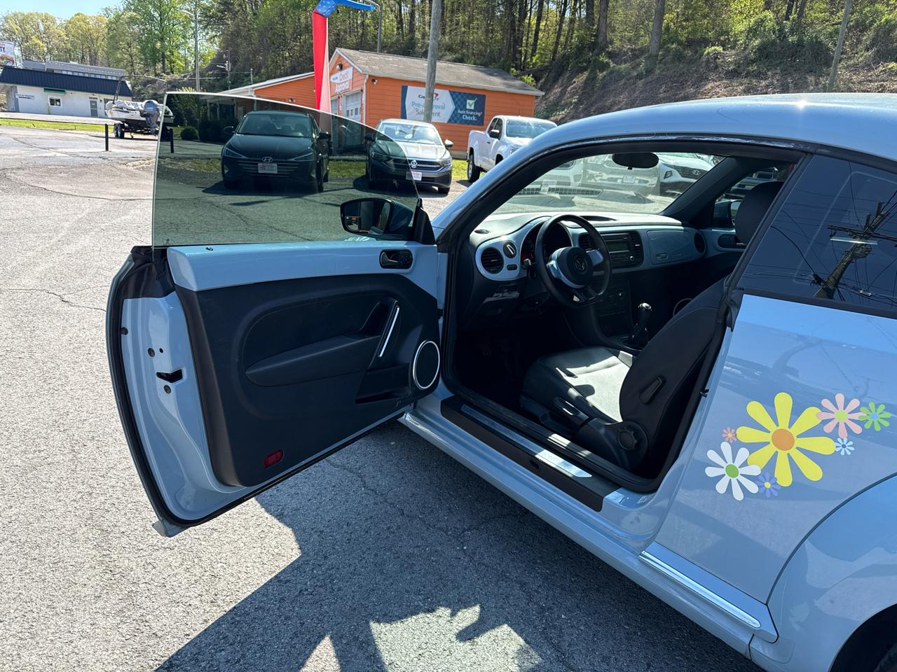 Volkswagen Beetle Base 2012