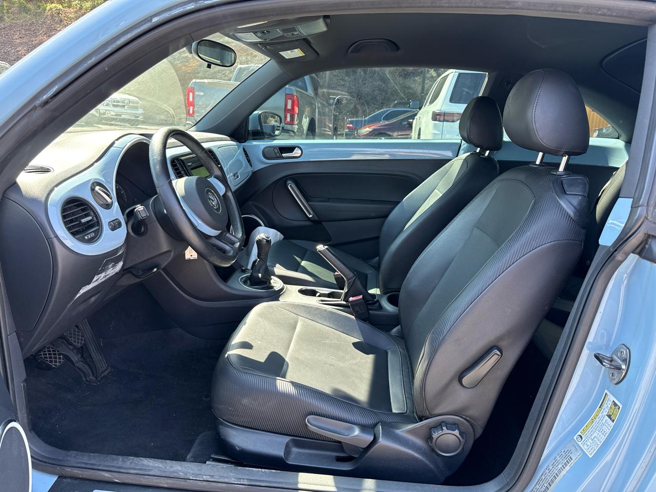 Volkswagen Beetle Base 2012