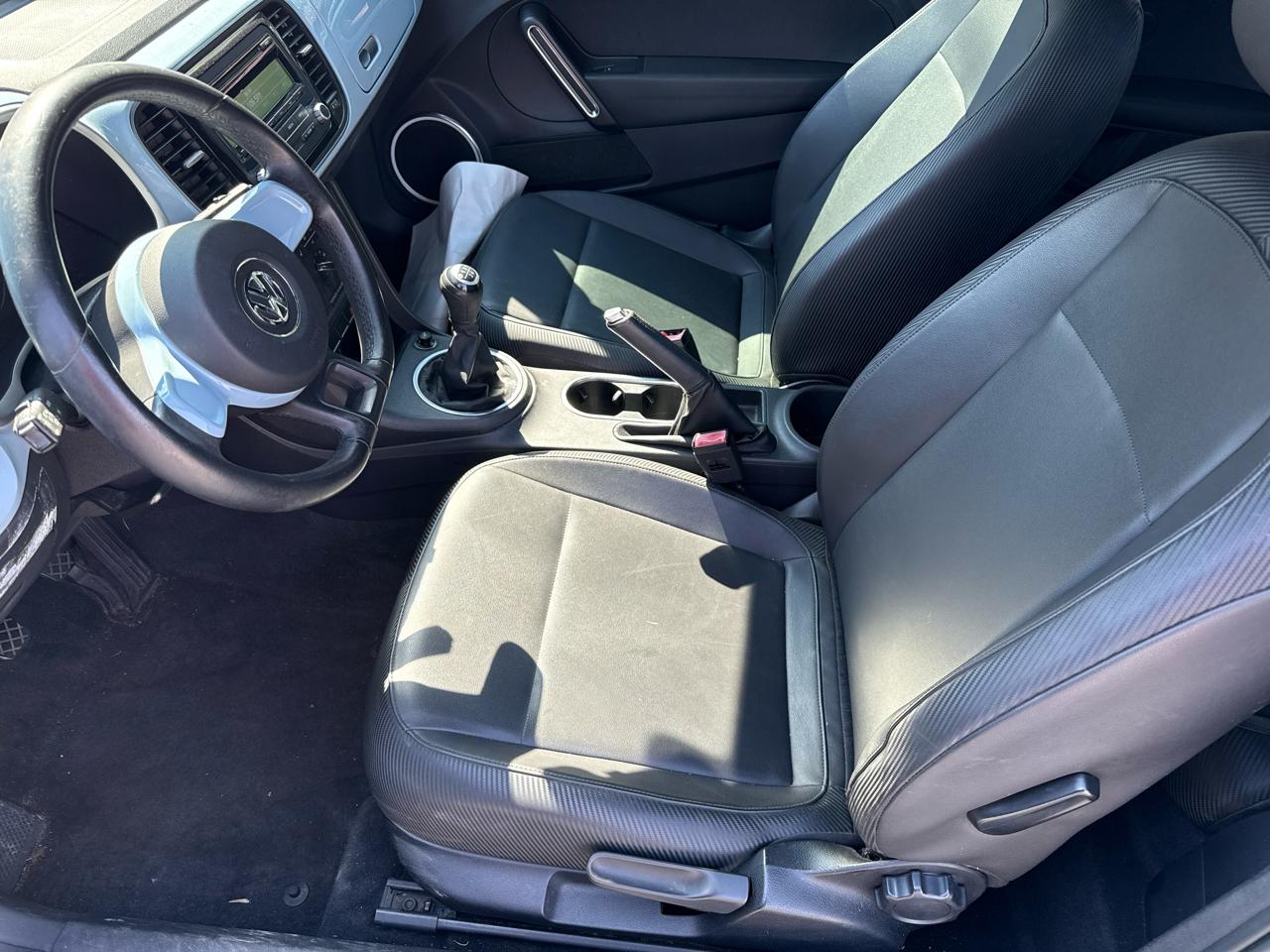 Volkswagen Beetle Base 2012