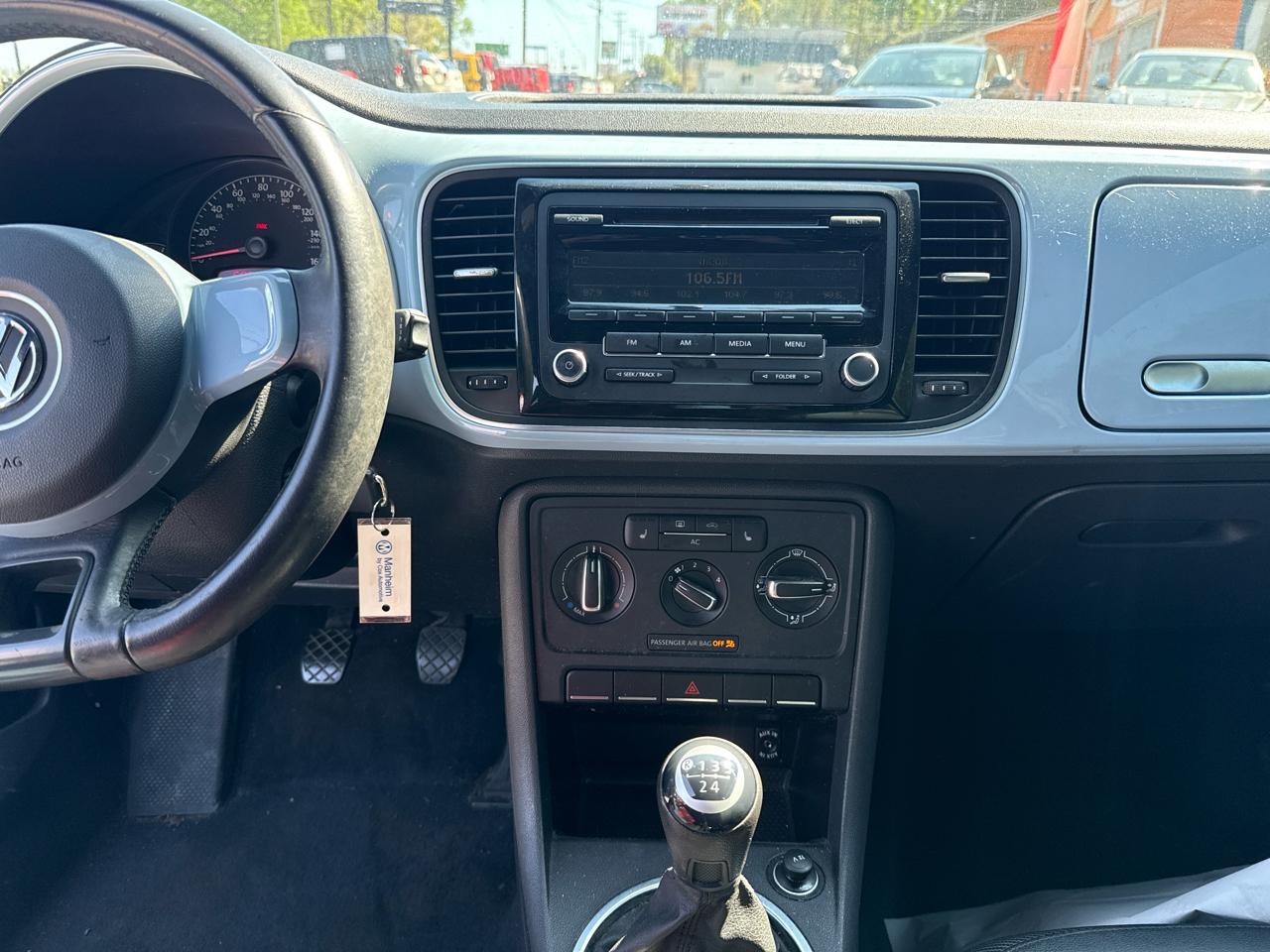 Volkswagen Beetle Base 2012