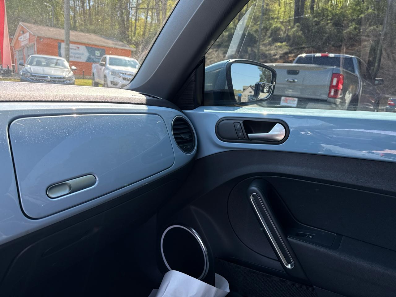 Volkswagen Beetle Base 2012