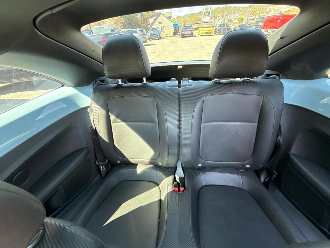 Volkswagen Beetle Base 2012