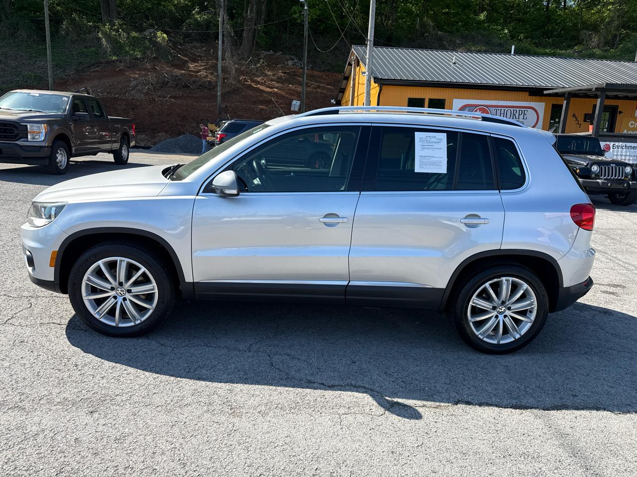 Volkswagen Tiguan S 2013