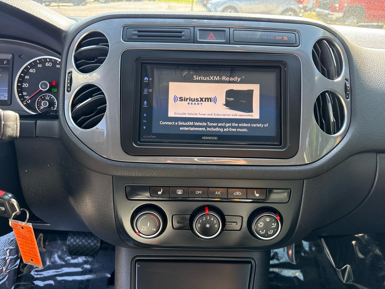 Volkswagen Tiguan S 2013