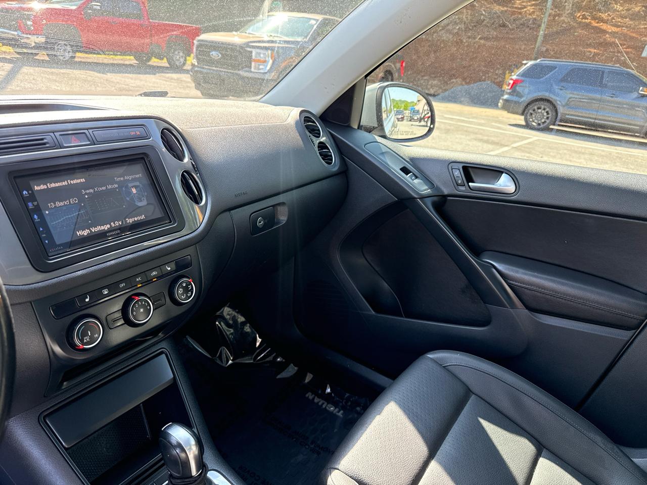 Volkswagen Tiguan S 2013