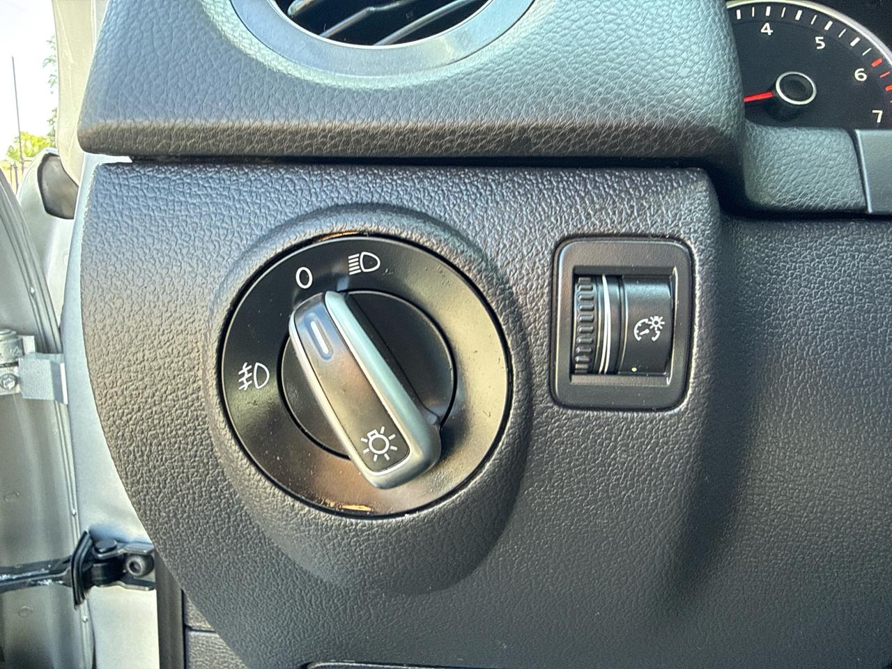 Volkswagen Tiguan S 2013