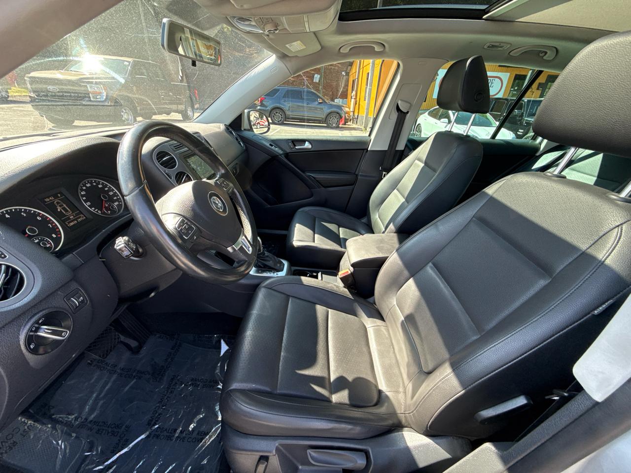 Volkswagen Tiguan S 2013