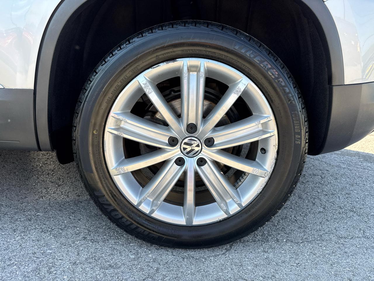 Volkswagen Tiguan S 2013
