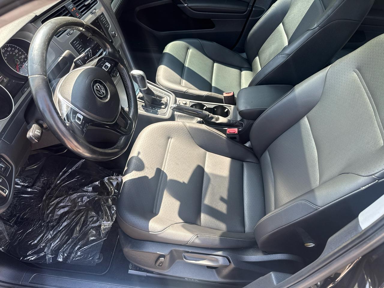 Volkswagen Golf TSI SE 6A 2016