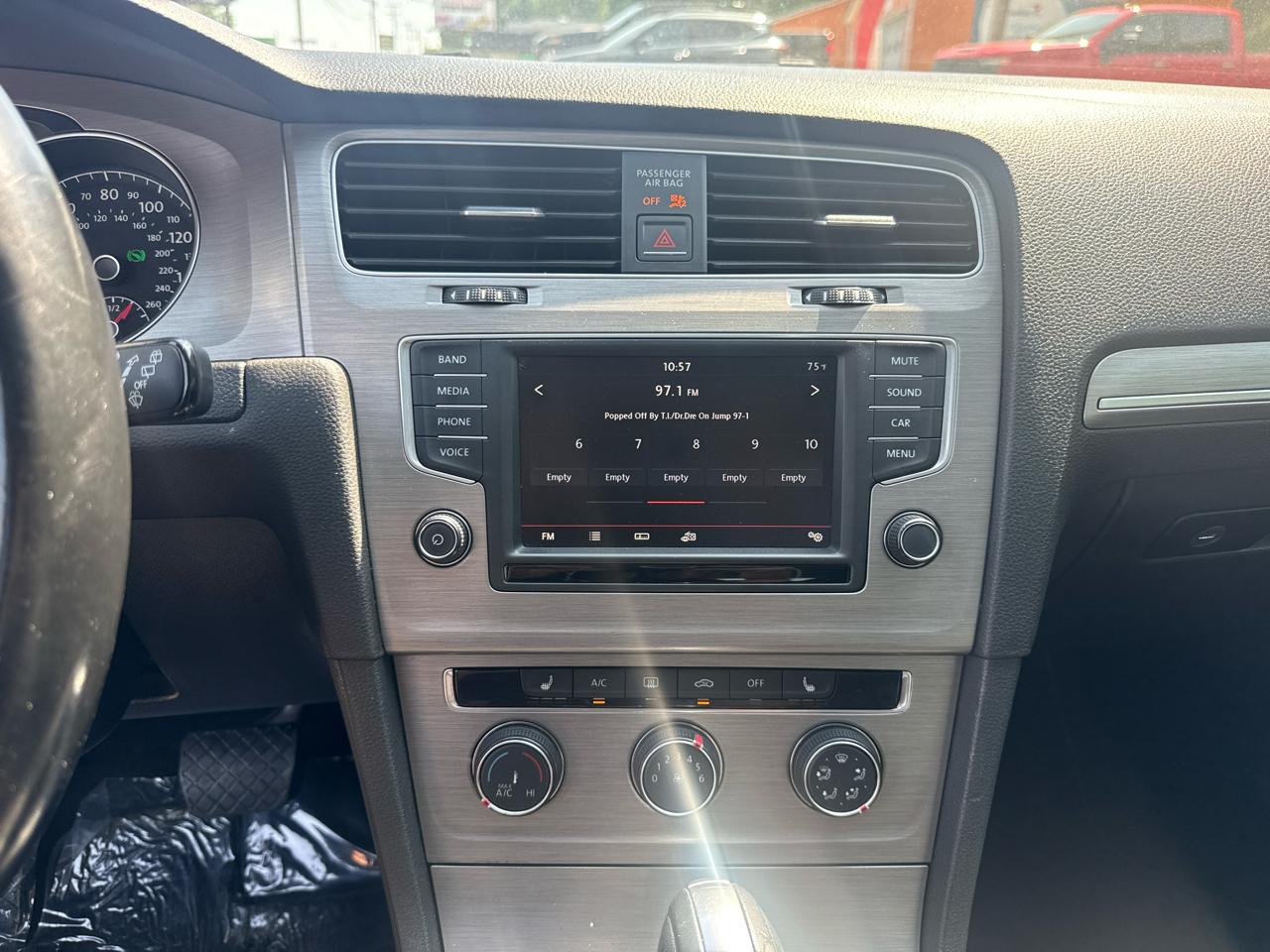 Volkswagen Golf TSI SE 6A 2016