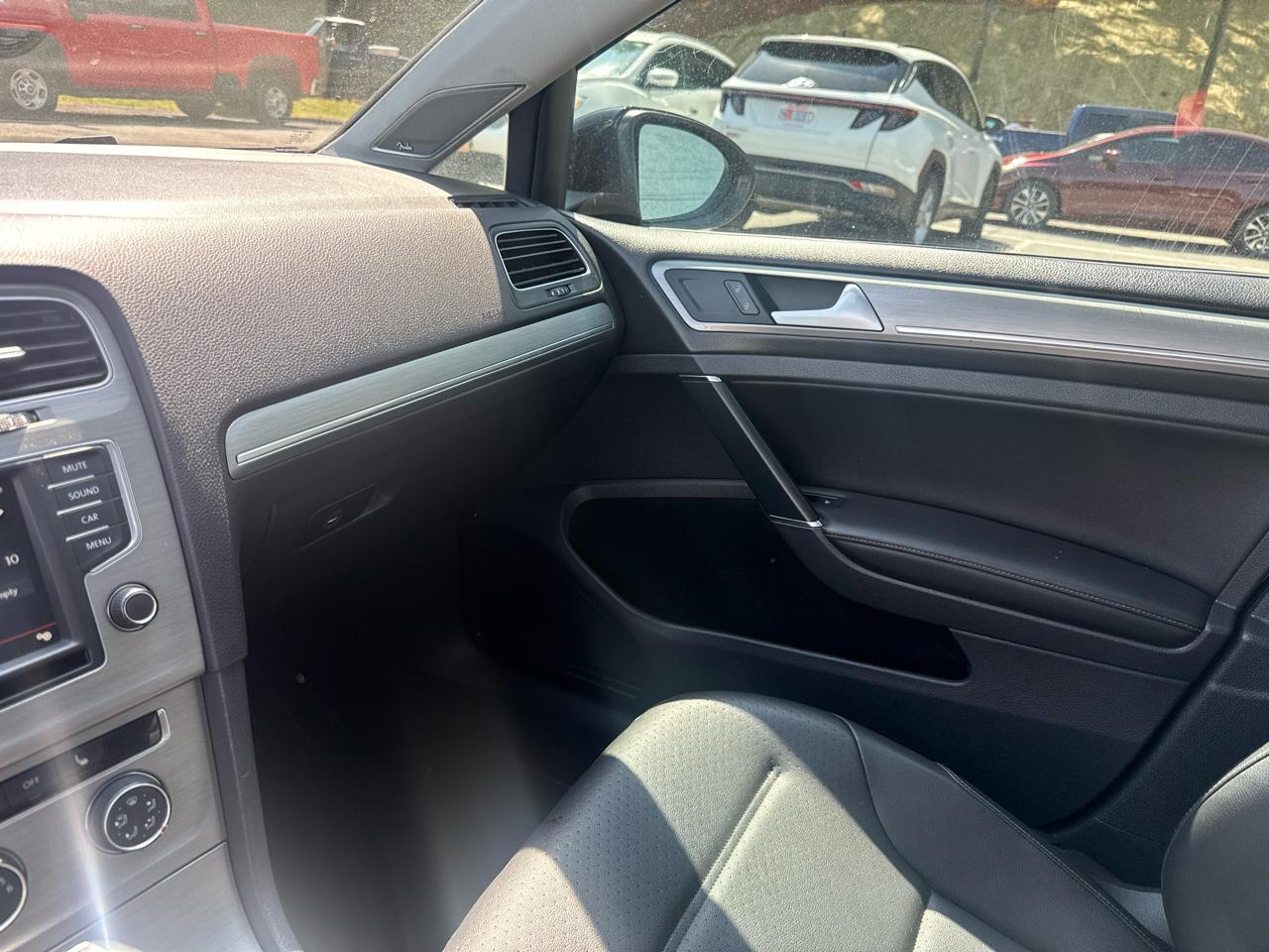 Volkswagen Golf TSI SE 6A 2016