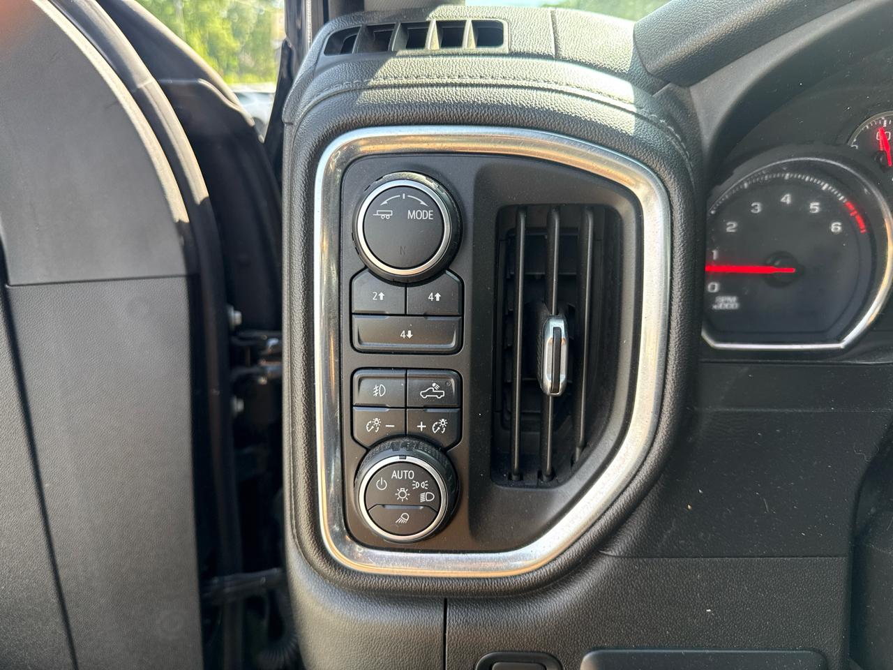 Chevrolet Silverado 2500HD LT Crew Cab Long Box 4WD 2020