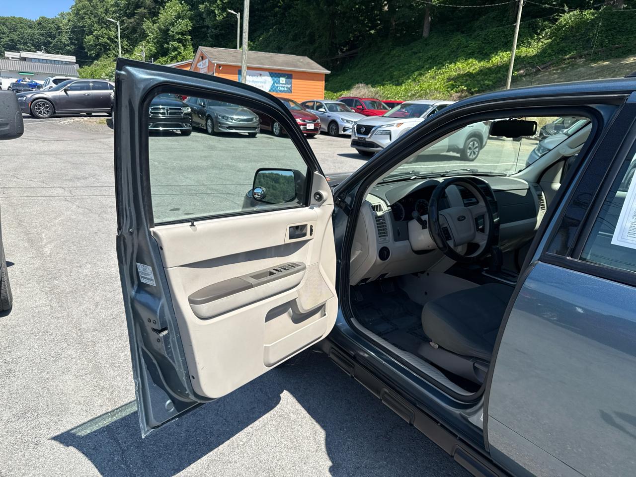 Ford Escape XLS FWD 2010