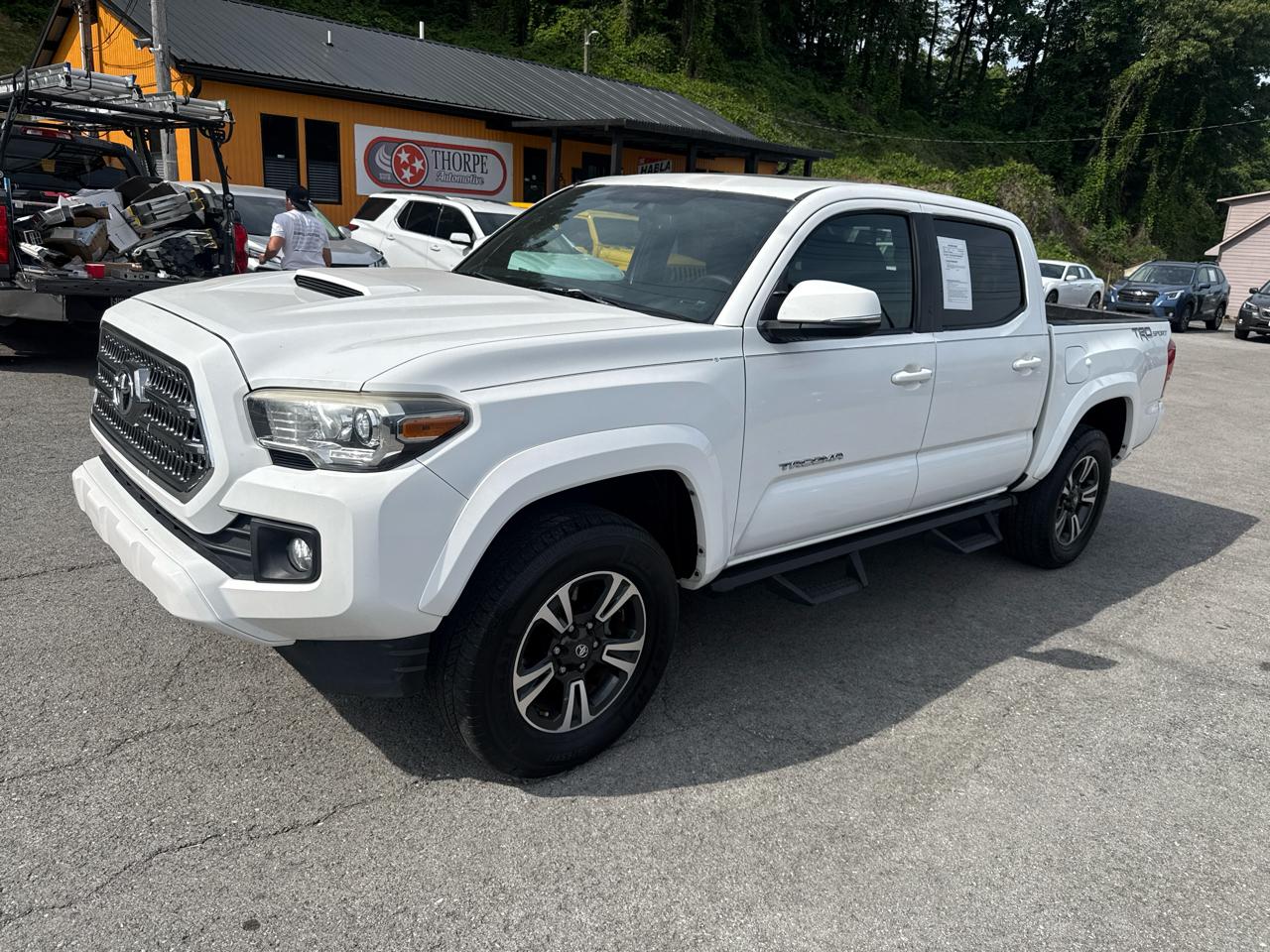 Toyota Tacoma SR5 Double Cab Long Bed V6 6AT 2WD 2017
