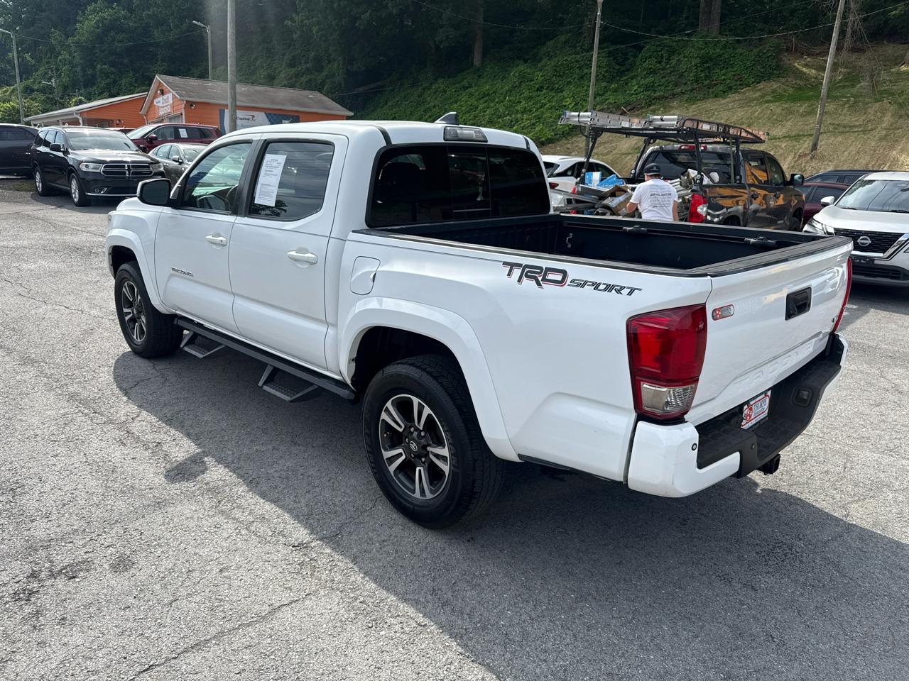 Toyota Tacoma SR5 Double Cab Long Bed V6 6AT 2WD 2017