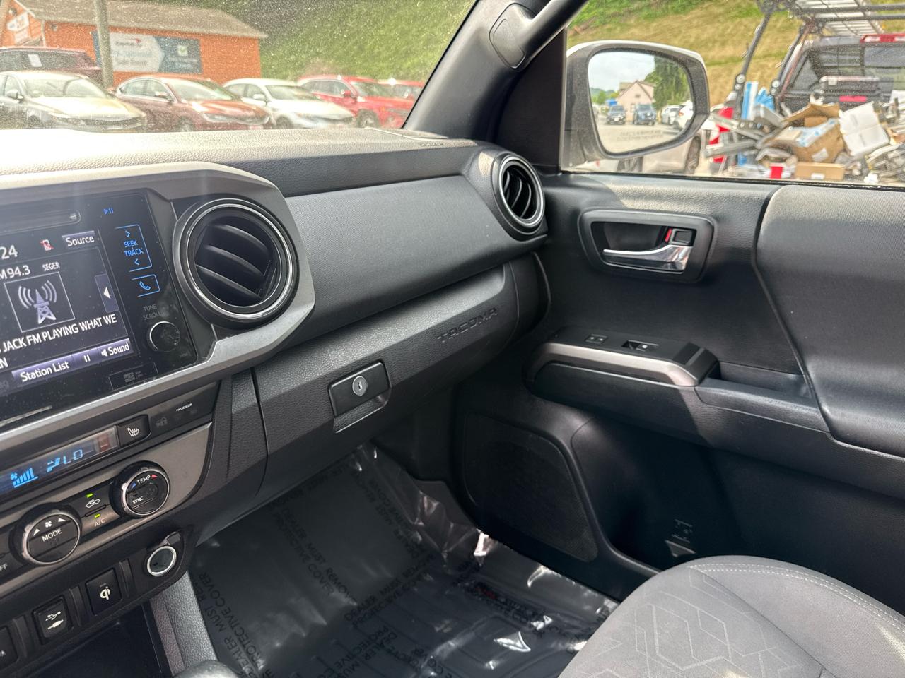 Toyota Tacoma SR5 Double Cab Long Bed V6 6AT 2WD 2017