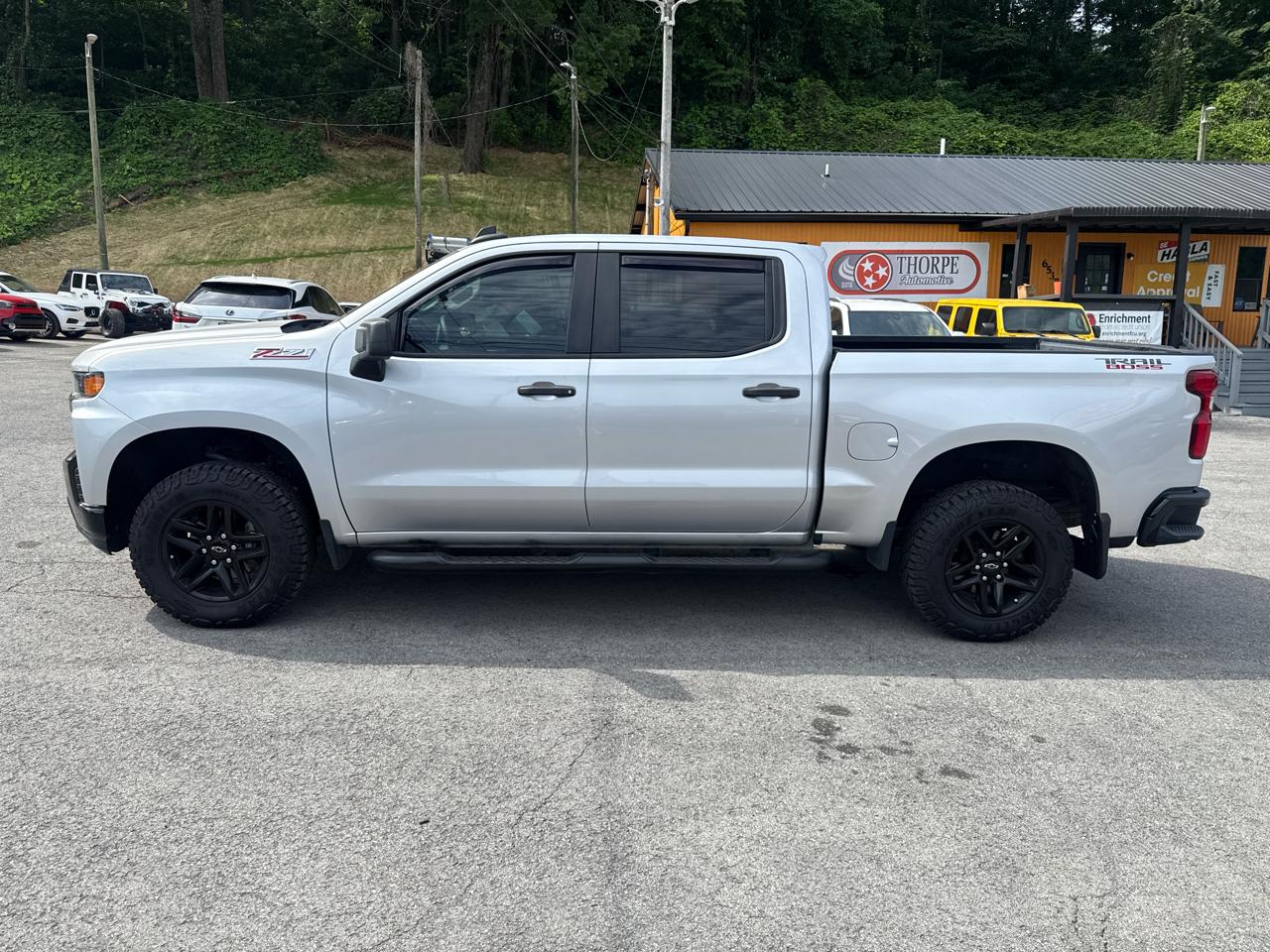 Chevrolet Silverado 1500 Custom Trail Boss Crew Cab Long Box 4WD 2021