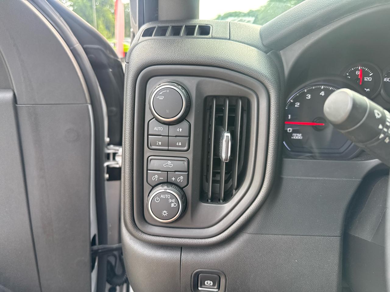 Chevrolet Silverado 1500 Custom Trail Boss Crew Cab Long Box 4WD 2021