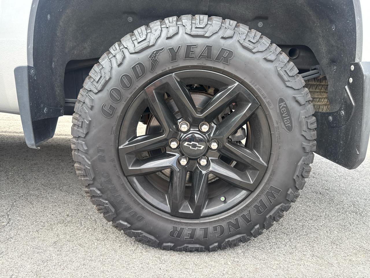Chevrolet Silverado 1500 Custom Trail Boss Crew Cab Long Box 4WD 2021