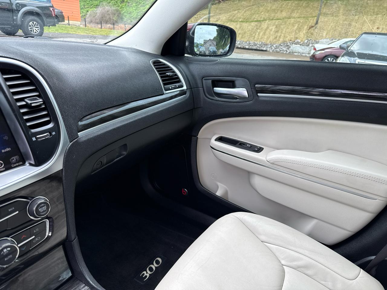 Chrysler 300 Limited RWD 2016