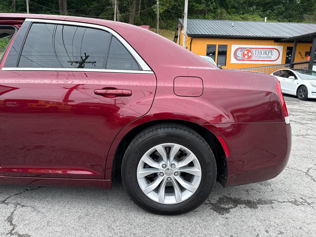 Chrysler 300 Limited RWD 2016