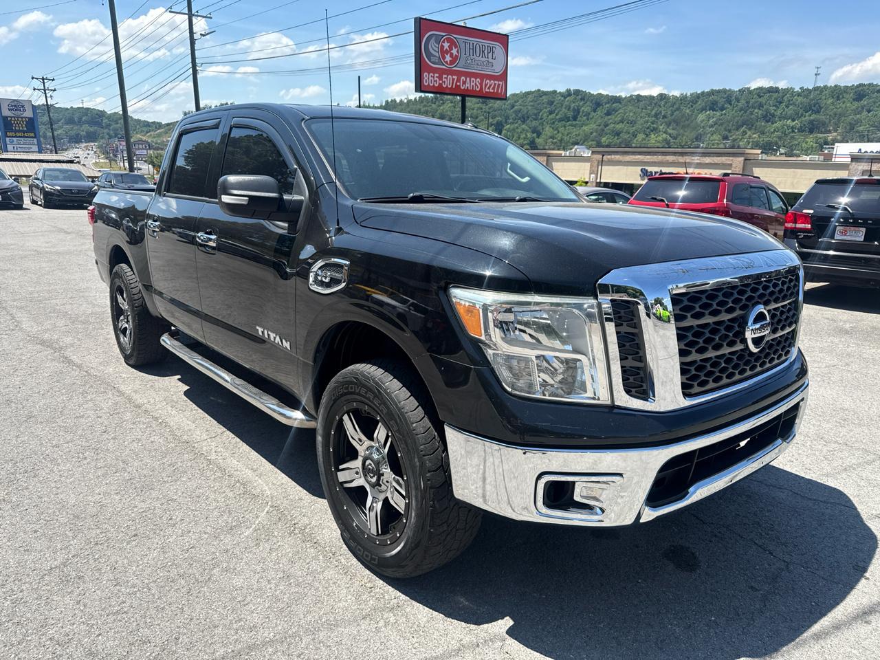 2017 Nissan Titan SV Crew Cab 4WD