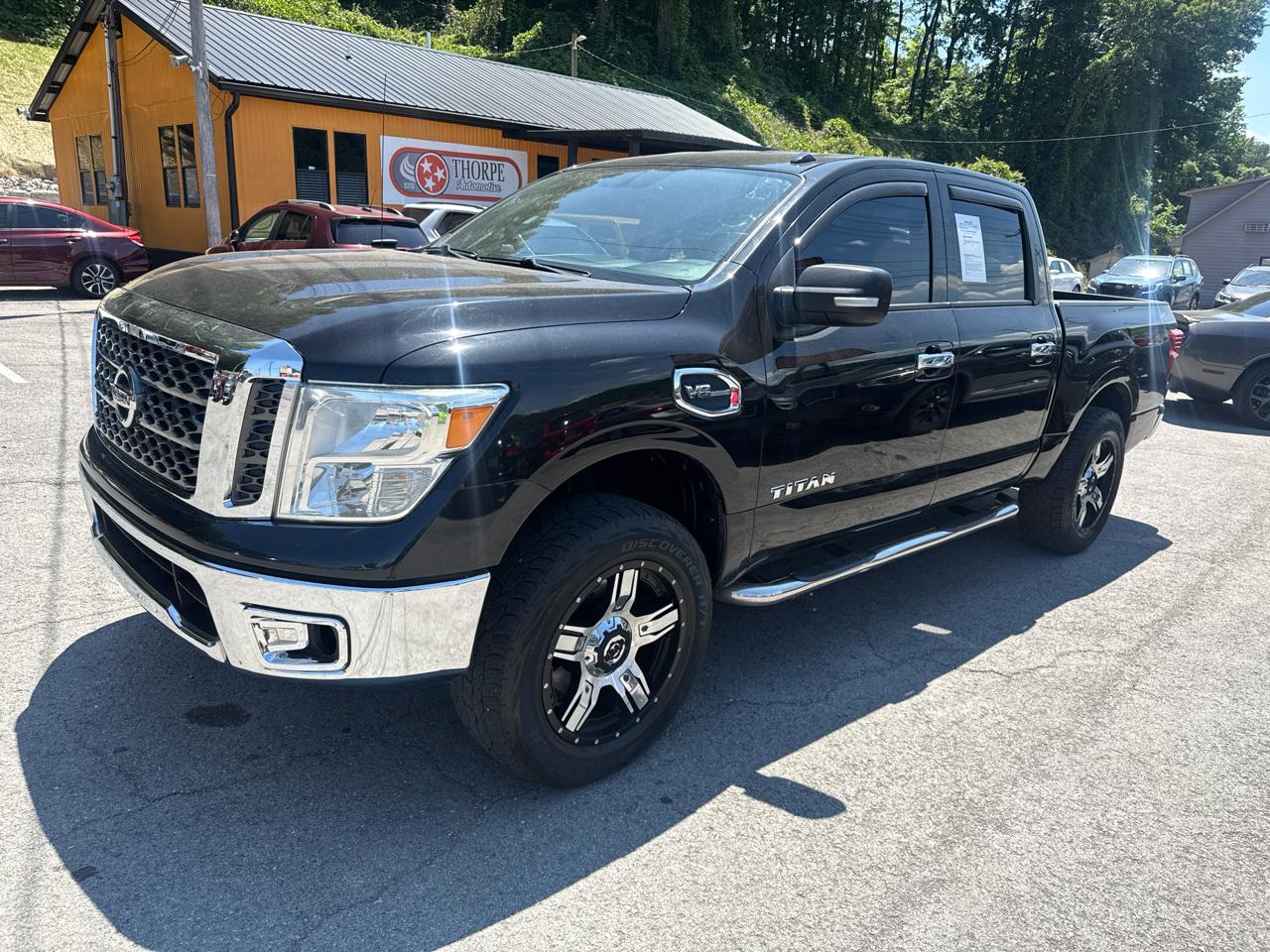 Nissan Titan SV Crew Cab 4WD 2017