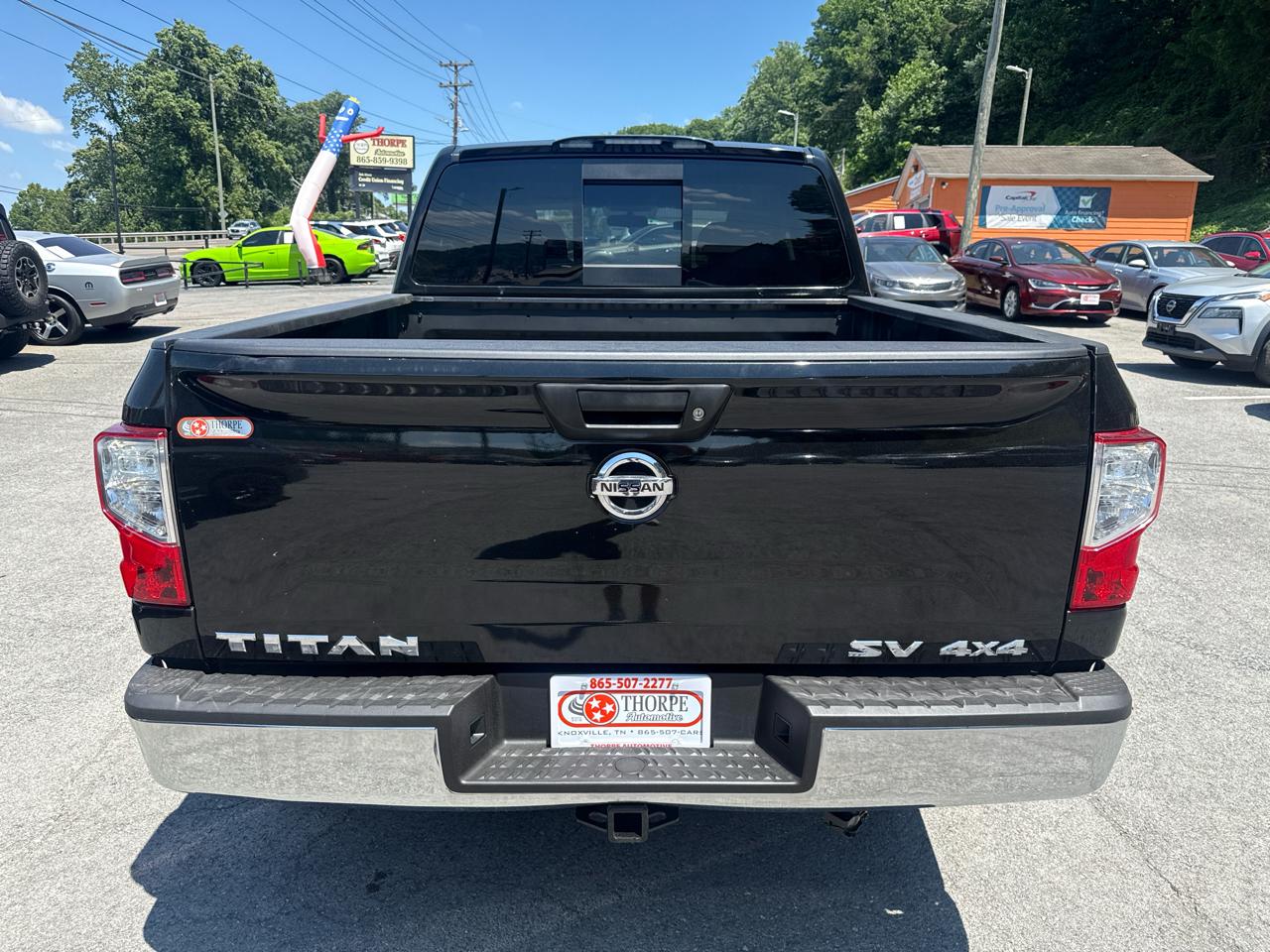 Nissan Titan SV Crew Cab 4WD 2017