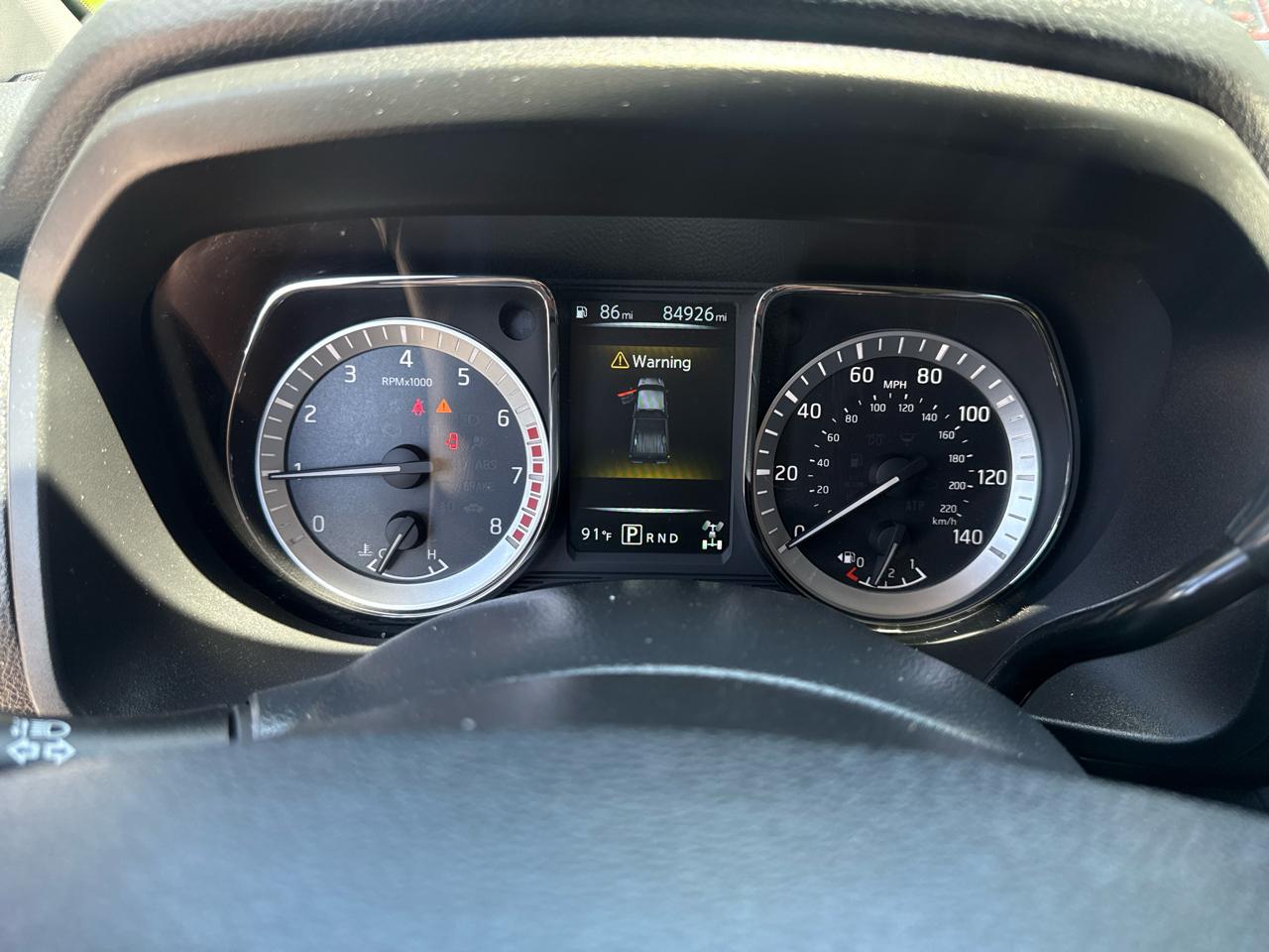Nissan Titan SV Crew Cab 4WD 2017