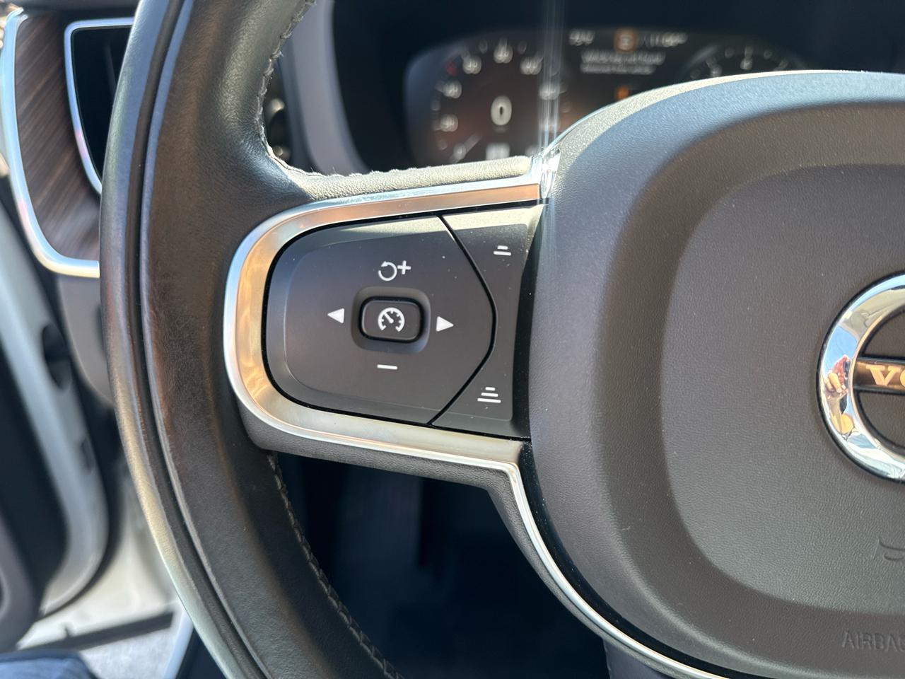 Volvo XC60 T6 Momentum AWD 2021