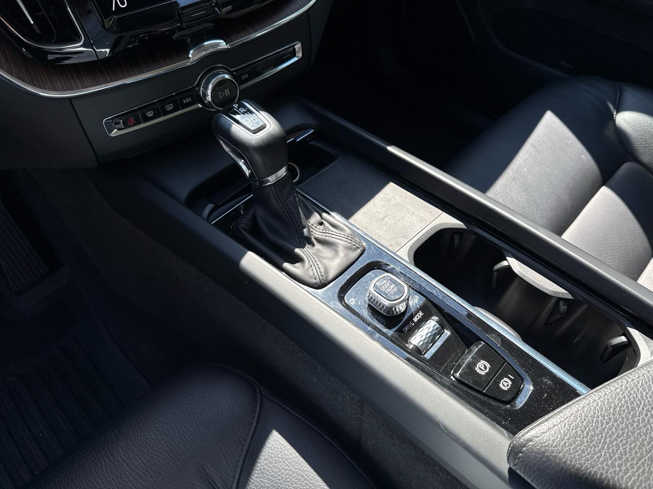 Volvo XC60 T6 Momentum AWD 2021