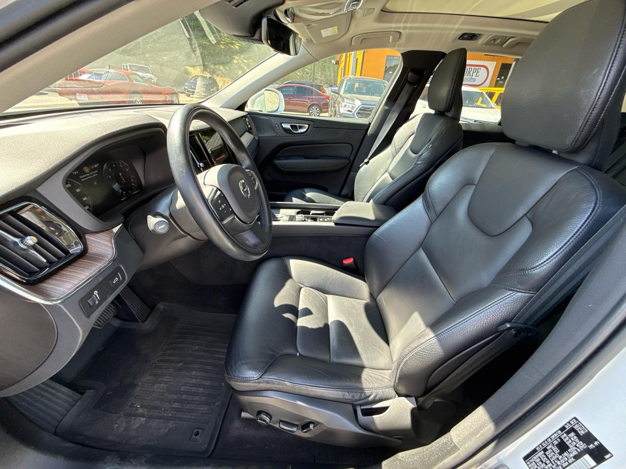 Volvo XC60 T6 Momentum AWD 2021