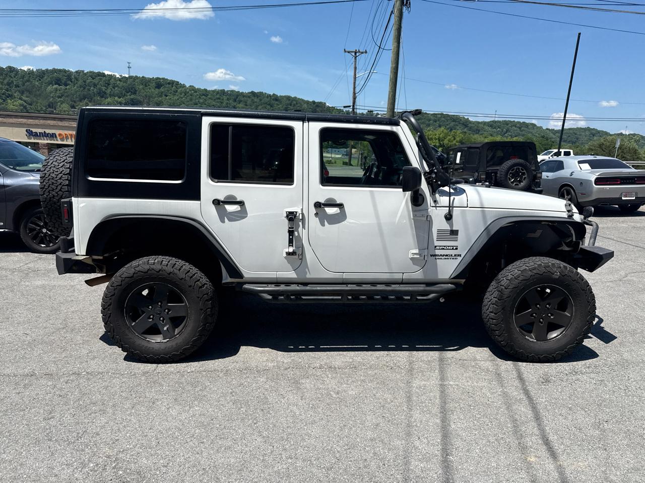 Jeep Wrangler Unlimited Sport 4WD 2011