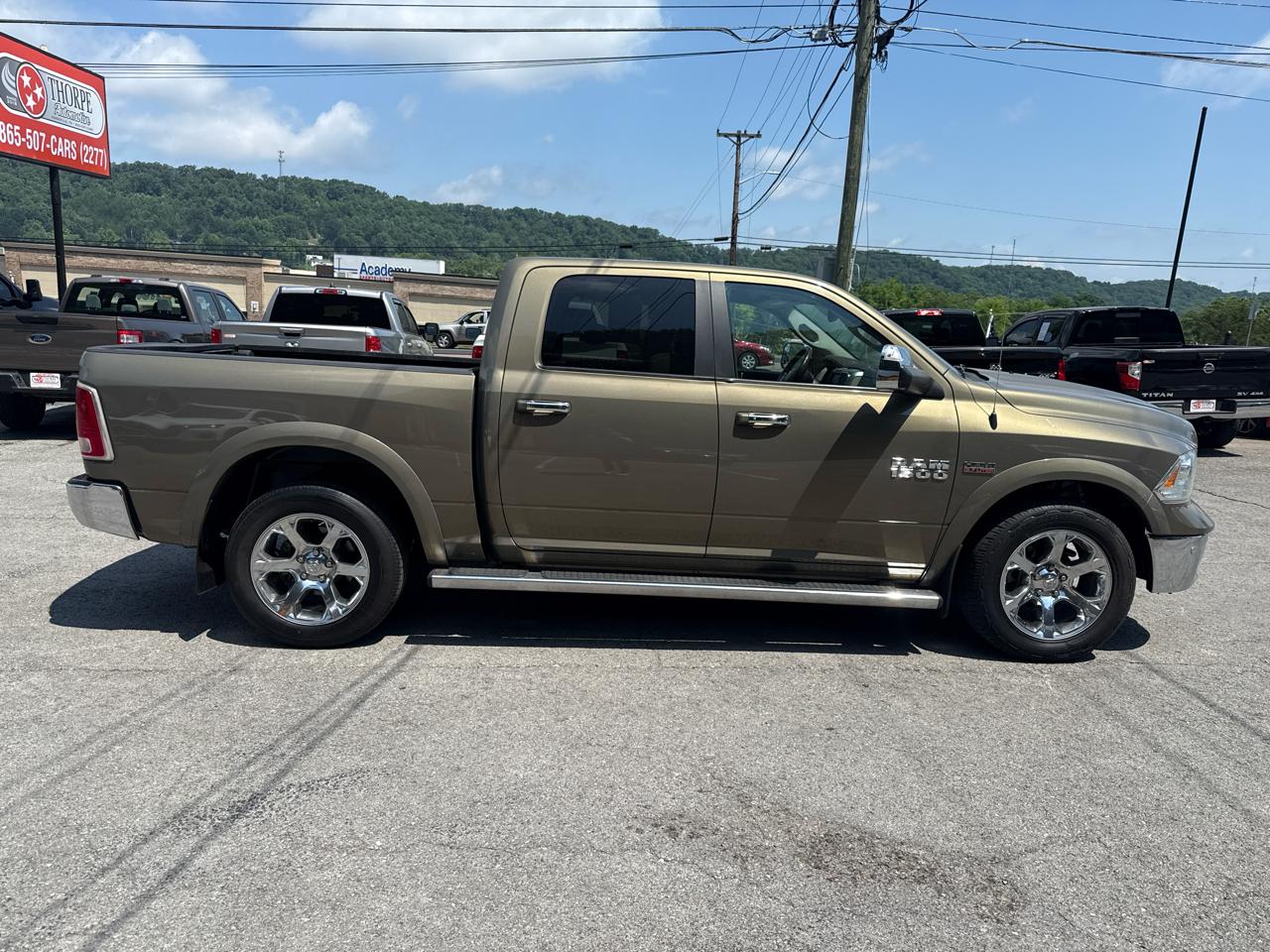 RAM 1500 Laramie Crew Cab SWB 4WD 2014