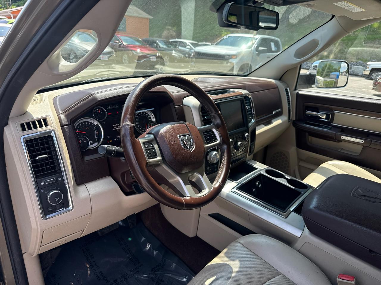 RAM 1500 Laramie Crew Cab SWB 4WD 2014