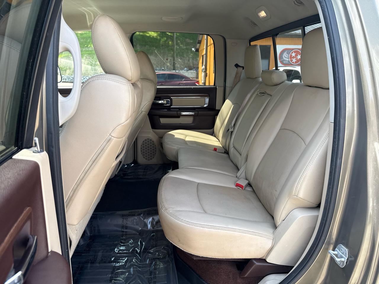RAM 1500 Laramie Crew Cab SWB 4WD 2014