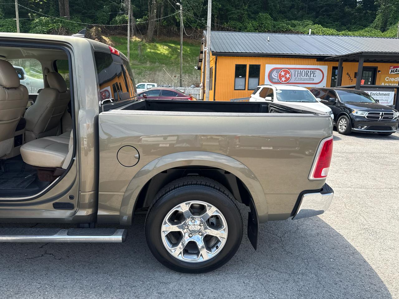 RAM 1500 Laramie Crew Cab SWB 4WD 2014