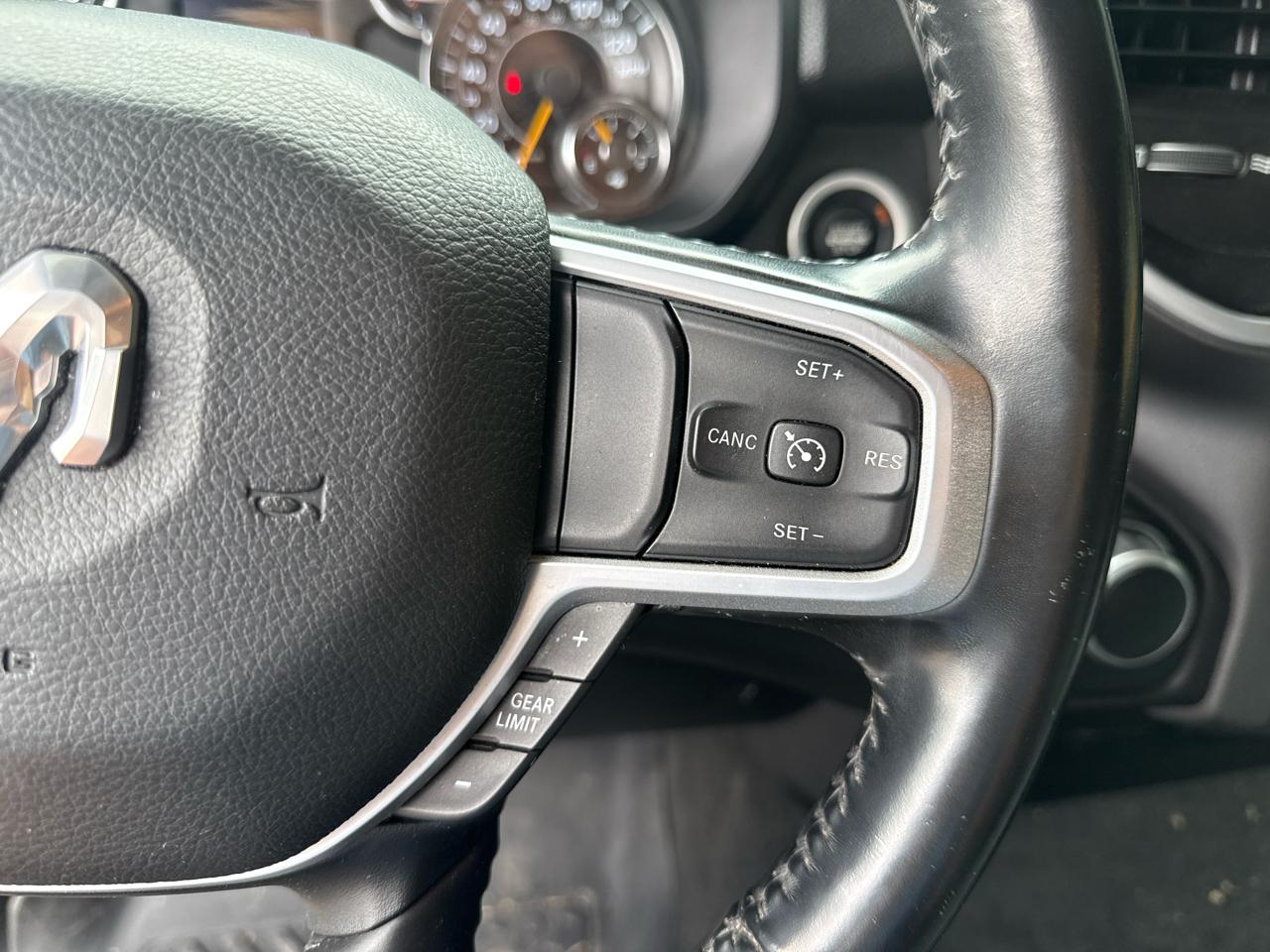 RAM 1500 Big Horn Crew Cab SWB 4WD 2021