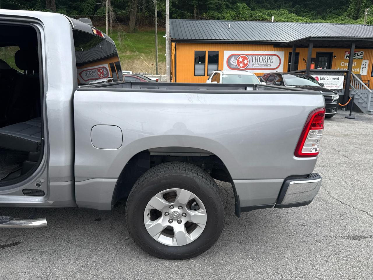 RAM 1500 Big Horn Crew Cab SWB 4WD 2021