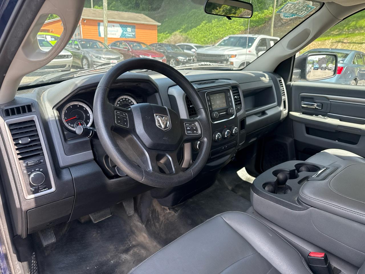 RAM 1500 Tradesman Regular Cab LWB 2WD 2017
